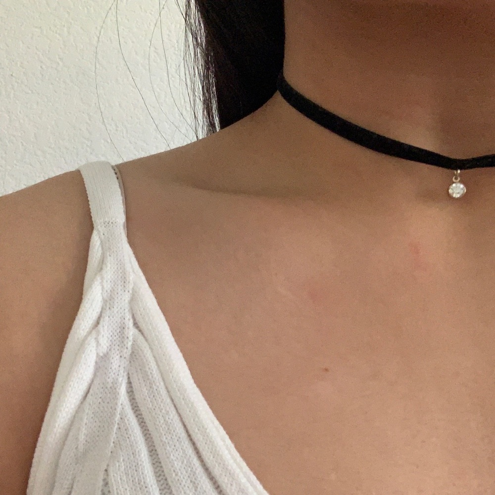 pack of three chokers